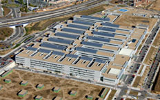 Aerial view of the whole of the Puera de Hierro hospital, made up of several interconnected buildings.